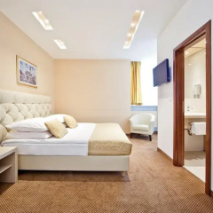 Hotel Central 3* Улучшенный номер с двуспальной кроватью фото 4