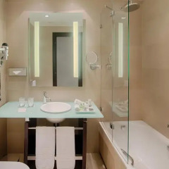Отель NH Collection Milano President 5* Улучшенный номер с двуспальной кроватью фото 3