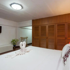 Отель Karon Sunshine Guesthouse & Bar 3* Улучшенный номер с различными типами кроватей фото 6