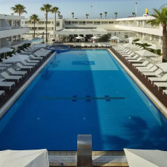 Отель Melpo Antia Suites бассейн