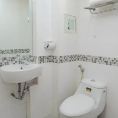 Отель Cozi Inn Bangkok 3* Номер Делюкс фото 4