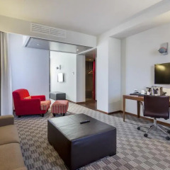 Отель NH Milano Touring 4* Люкс с различными типами кроватей фото 7