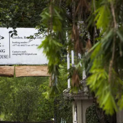 Отель Mingtang Garden Cottage 名堂花园度假屋 Непал, Покхара - отзывы, цены и фото номеров - забронировать отель Mingtang Garden Cottage 名堂花园度假屋 онлайн парковка