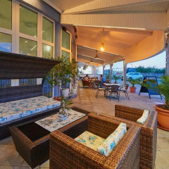 Отель Family Hotel Regata Болгария, Поморие - отзывы, цены и фото номеров - забронировать отель Family Hotel Regata онлайн вид на фасад фото 2