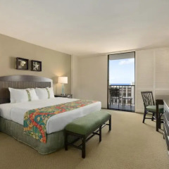 Отель Waikiki Beachcomber by Outrigger 3* Стандартный номер с различными типами кроватей фото 13