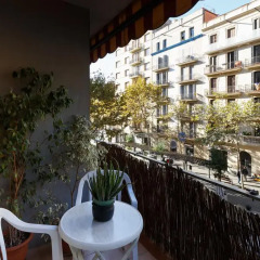 Отель Apartamentos Avenida Gaudi Барселона балкон