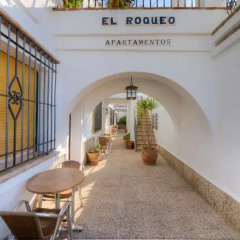 Отель Apartamentos El Roqueo интерьер отеля