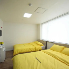 Отель 24 Guesthouse Namsan 2* Стандартный семейный номер с двуспальной кроватью фото 3