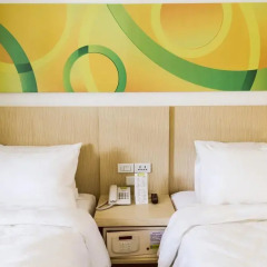 Отель Go Hotels Manila Airport Road 3* Стандартный номер с 2 отдельными кроватями фото 4