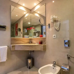 Leonardo Hotel Barcelona Las Ramblas ванная фото 2