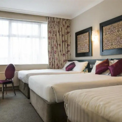 Flannerys Hotel 3* Стандартный семейный номер с различными типами кроватей фото 6