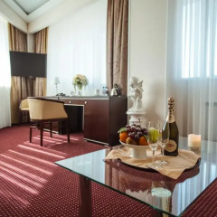 Отель Мелиот 4* Апартаменты фото 10