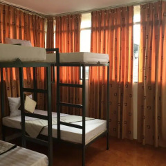 Отель Sunshine 3 2* Кровать в общем номере фото 2