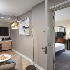 Отель DoubleTree By Hilton London Excel 4* Люкс повышенной комфортности с различными типами кроватей фото 6