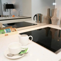 Alex Perry Hotel & Apartments в номере