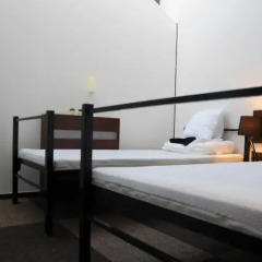 Warsaw Center Hostel LUX Номер с общей ванной комнатой с различными типами кроватей (общая ванная комната) фото 8