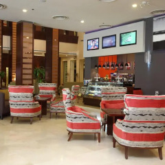 Отель Holiday Inn Riyadh Al-Qasr гостиничный бар