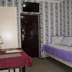 Гостиница Home Семейные номера Комфорт с двуспальной кроватью фото 15