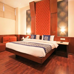 Hotel Aura сейф в номере