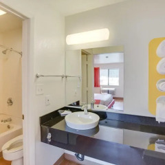 Отель Motel 6 Columbus West Стандартный номер