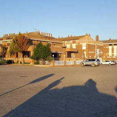 Hotel Reina Isabel Льейда парковка