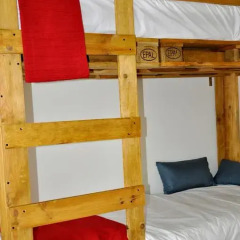 Lisbon Family Hostel сейф в номере