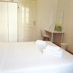 Отель Chalet D´Ávila Guest House Стандартный номер с двуспальной кроватью (общая ванная комната)