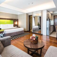 Legacy Suites Hotel Sukhumvit by Compass Hospitality 4* Улучшенный номер с разными типами кроватей фото 3