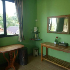 Отель Lanta Ala Guesthouse Ланта ванная
