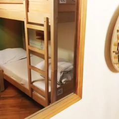 Envoy Hostel Кровать в общем номере с двухъярусной кроватью фото 9