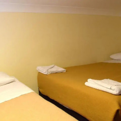 Pembridge Palace Hotel 3* Номер с общей ванной комнатой с различными типами кроватей (общая ванная комната)