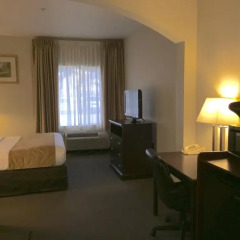 Отель Comfort Suites Tulare удобства в номере