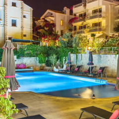 Отель Garden Suites бассейн