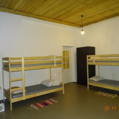Hostel Vesna Кровать в мужском общем номере двухъярусные кровати фото 9