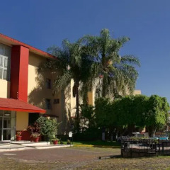 Hotel Central Parador парковка