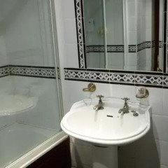 Russell Court Hotel ванная