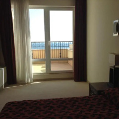 Апартаменты Pomorie Apartment Поморие комната для гостей фото 3