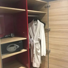 Отель Novotel York Centre Йорк сейф в номере