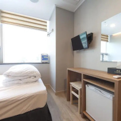 Отель K-Guesthouse Dongdaemun Premium 2* Стандартный номер с двуспальной кроватью фото 2