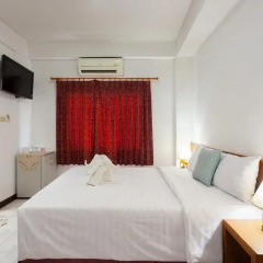 Отель Karon Sunshine Guesthouse & Bar 3* Стандартный номер с различными типами кроватей фото 15