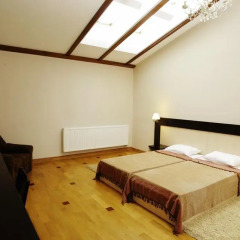 Deluxe Hostel Under The Roof Львов детские мероприятия