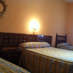 Отель Hostal Paracuellos комната для гостей
