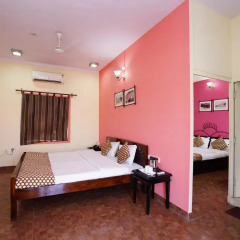 Отель FabHotel Golden Days Club комната для гостей
