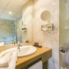 Отель & Spa Terraza Испания, Курорт Росес - 1 отзыв об отеле, цены и фото номеров - забронировать отель & Spa Terraza онлайн ванная