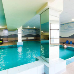 Отель Superior Apartament Lucka бассейн