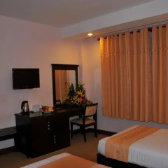 Dong Kinh A Hotel 3* Улучшенный номер с различными типами кроватей фото 9