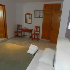 Отель Hostal El Alferez Испания, Вехер-де-ла-Фронтера - отзывы, цены и фото номеров - забронировать отель Hostal El Alferez онлайн комната для гостей фото 5