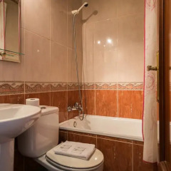 Отель Hostal Adis 3* Номер категории Эконом с различными типами кроватей фото 3