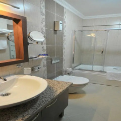 Rhiss Hotel Bostanci Турция, Стамбул - 1 отзыв об отеле, цены и фото номеров - забронировать отель Rhiss Hotel Bostanci онлайн ванная