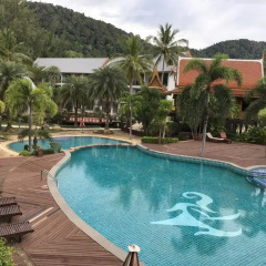 Отель Royal Lanta Resort & Spa бассейн фото 2